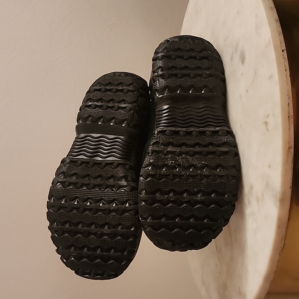 BOGS - Picture 4 of 5